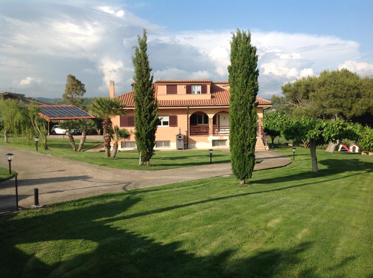Bed & Breakfast La Volpe E L'Uva Santa Marinella Exterior photo